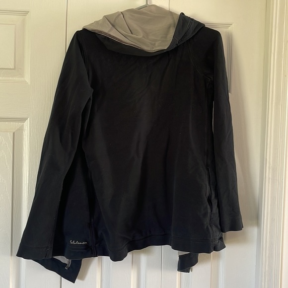 Lululemon Relaxed Fit Jacket Size 4🥰🥰 - Picture 2 of 6